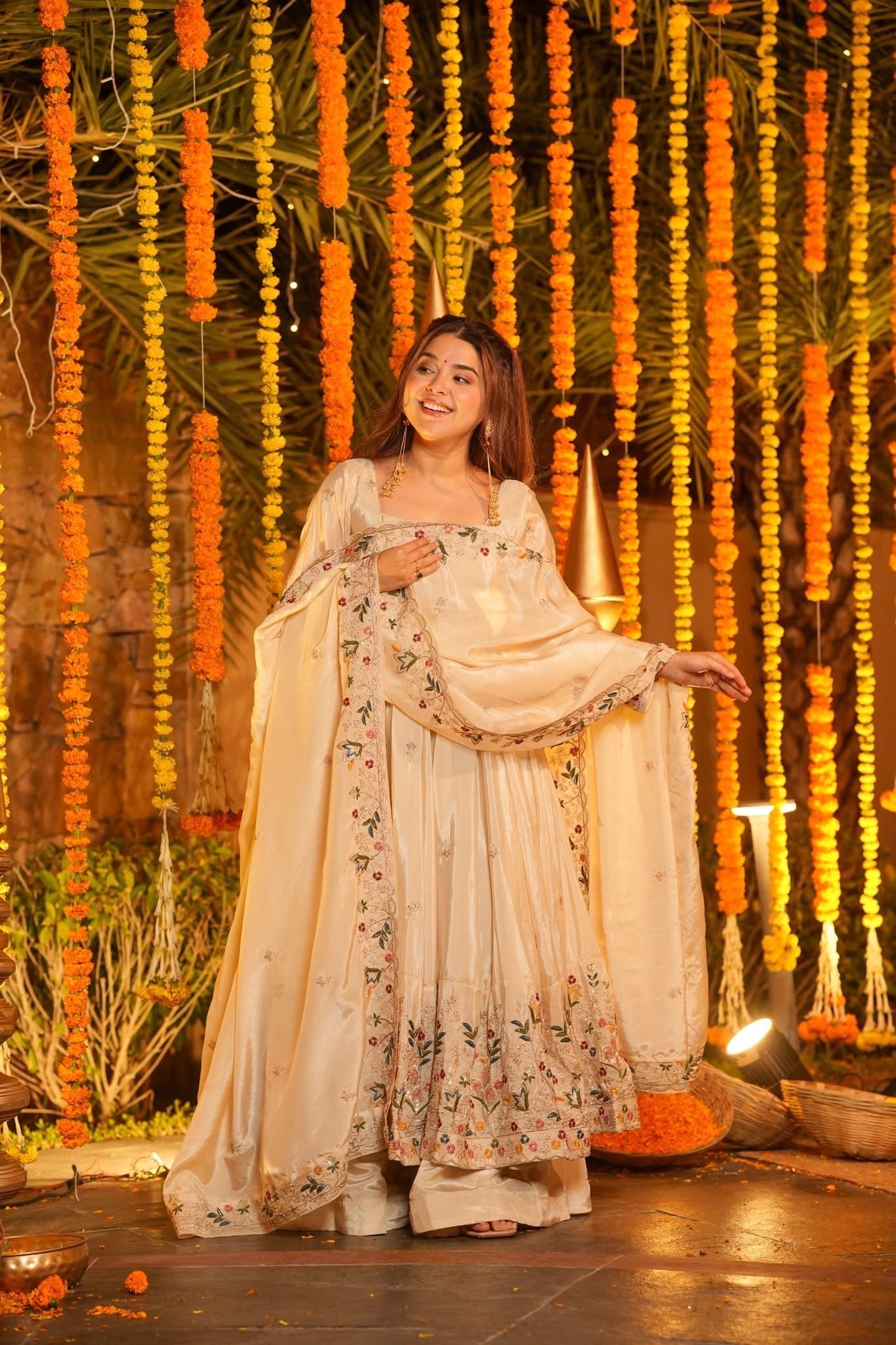 TRENDING ANARKALI SUIT SET